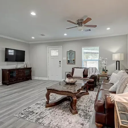 Spacious & Comfortable 4Br Near Nrg Stadium